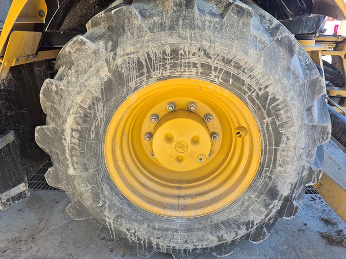 2018 Caterpillar 420F2 Backhoe - Image 24