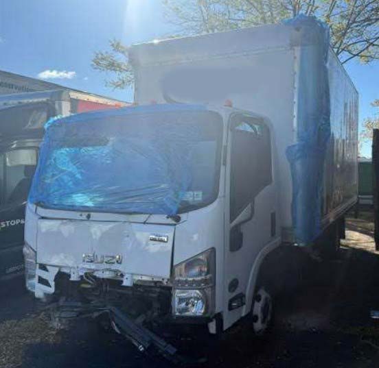 2018 Isuzu NPR Box Truck - Image 5