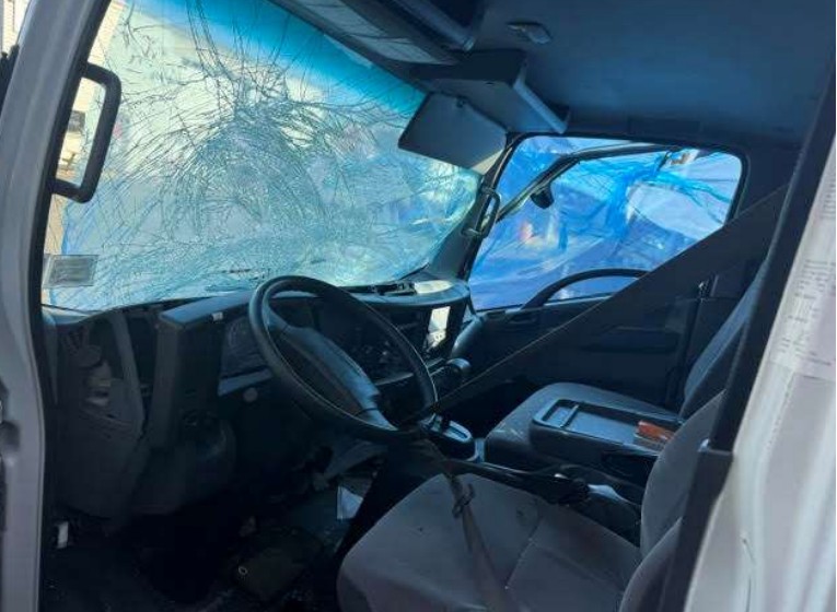 2018 Isuzu NPR Box Truck - Image 6