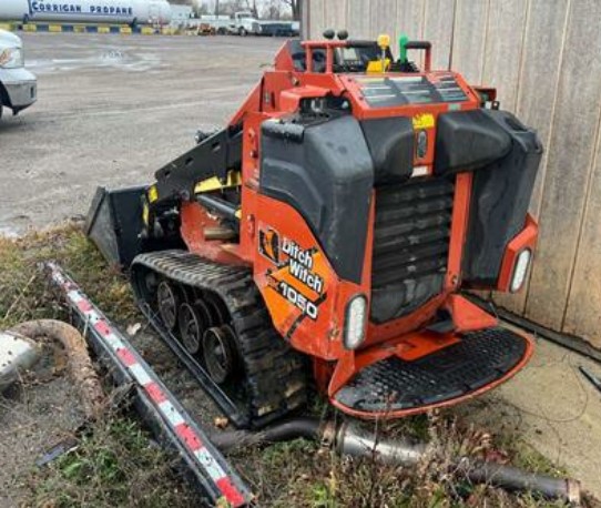2019 Ditch Witch SK1050 Skid Steer - Image 5