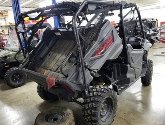 2019 Honda Pioneer - Image 4