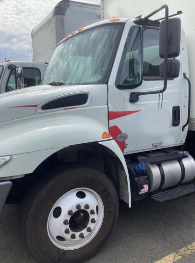 2019 International DuraStar 4300 Box Truck - Image 4