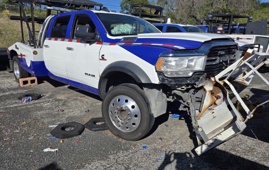 2019 RAM 5500 w/ Vulcan 810 Intruder Light Duty Wrecker - Image 2