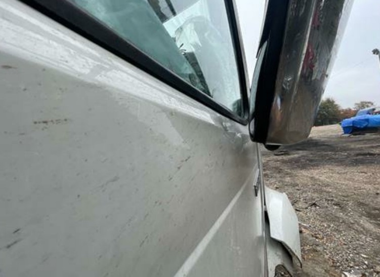 2021 Volvo VNL 860 - Image 18