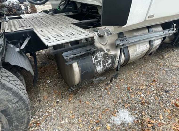 2021 Volvo VNL 860 - Image 23