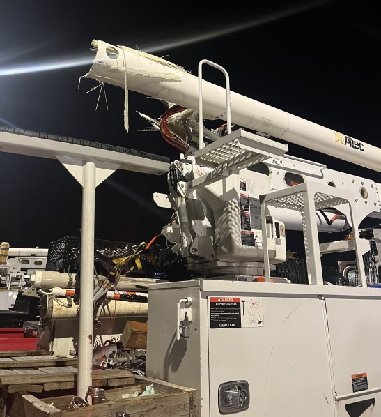 2022 Freightliner M2-106 Bucket Truck - Image 2