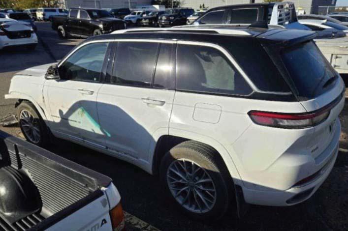 2022 Jeep Grand Cherokee - Image 18