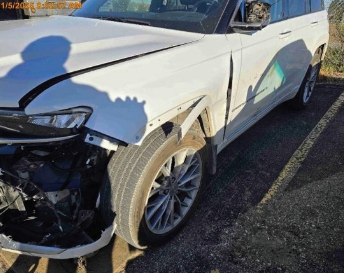 2022 Jeep Grand Cherokee - Image 22