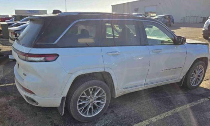 2022 Jeep Grand Cherokee - Image 28