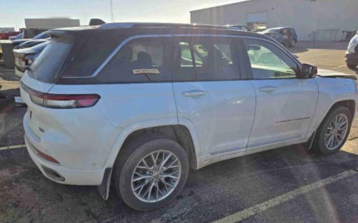 2022 Jeep Grand Cherokee - Image 4