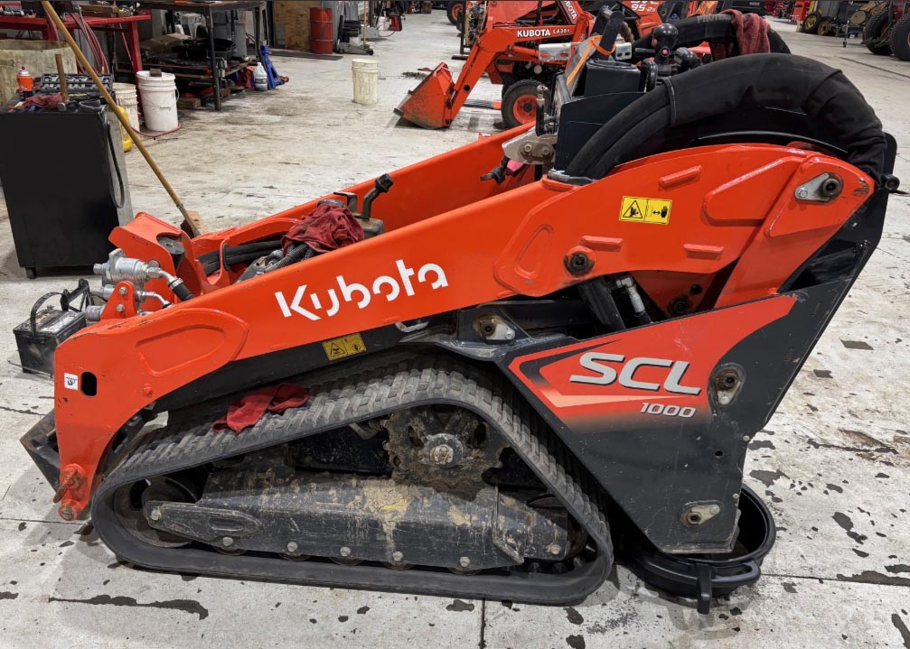 2022 Kubota SCL1000 Skid Steer - Image 3
