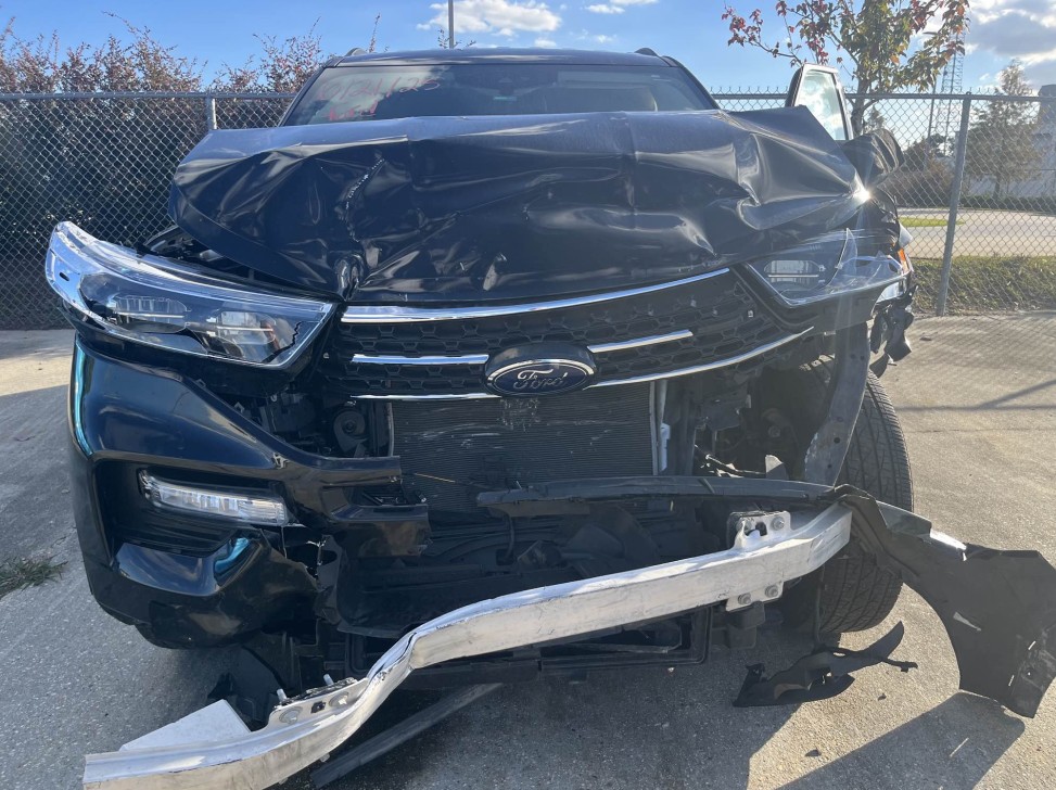 2023 Ford Explorer XLT - Image 3