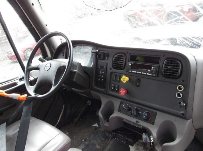 2024 Freightliner M2-106 Aerial Bucket Truck - Image 12