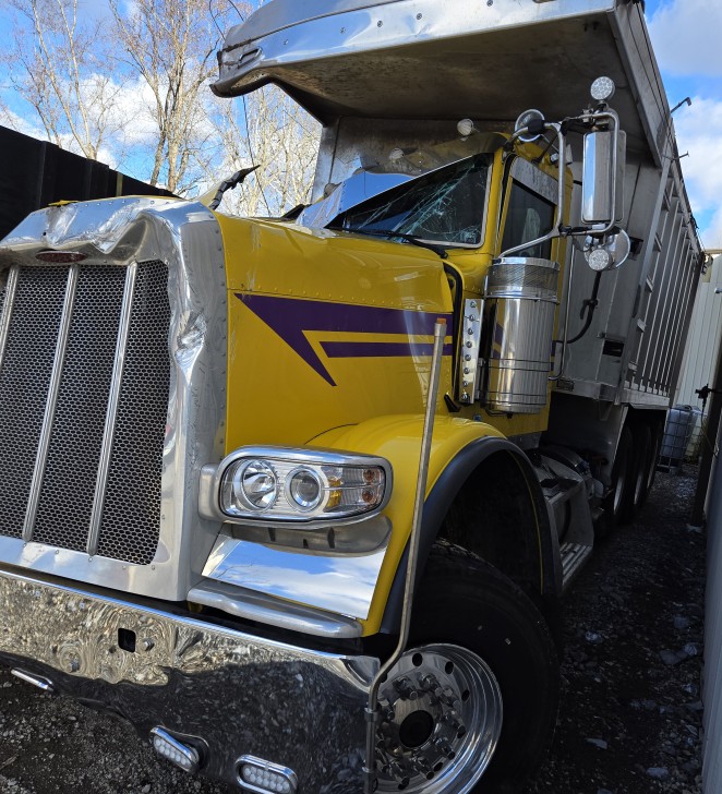 2024 Peterbilt 389 Dump Truck - Image 2