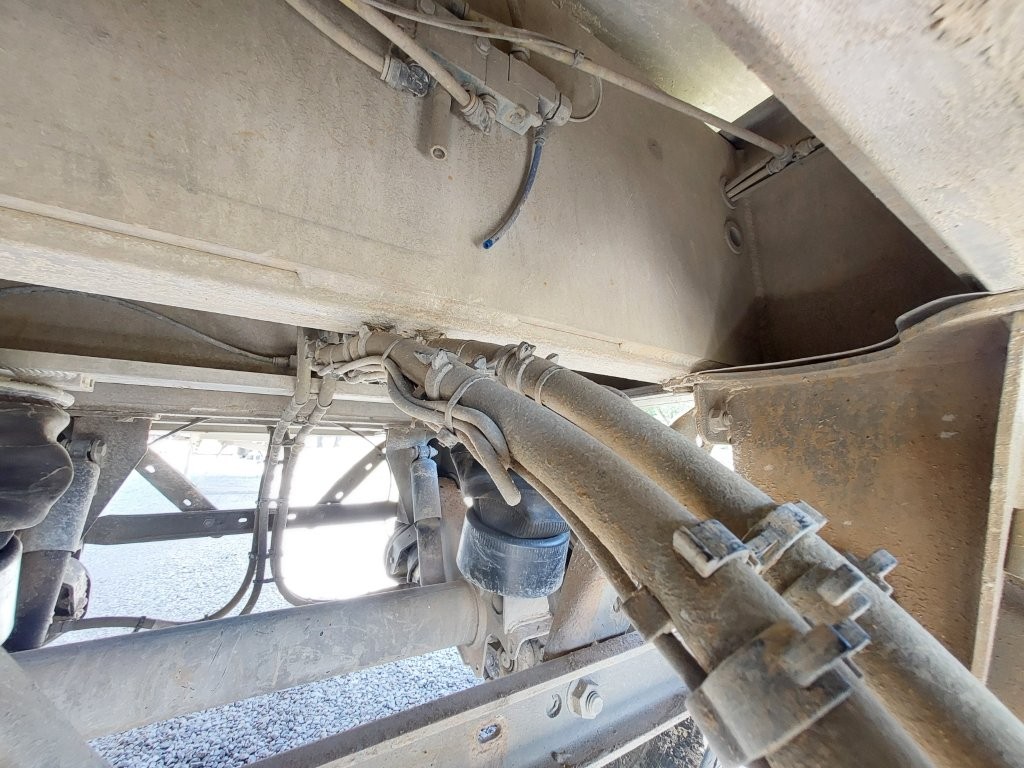 2025 Mac End Dump Trailer - Image 23