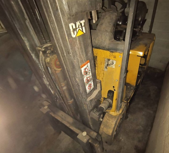Caterpillar Electric Forklifts - Image 21
