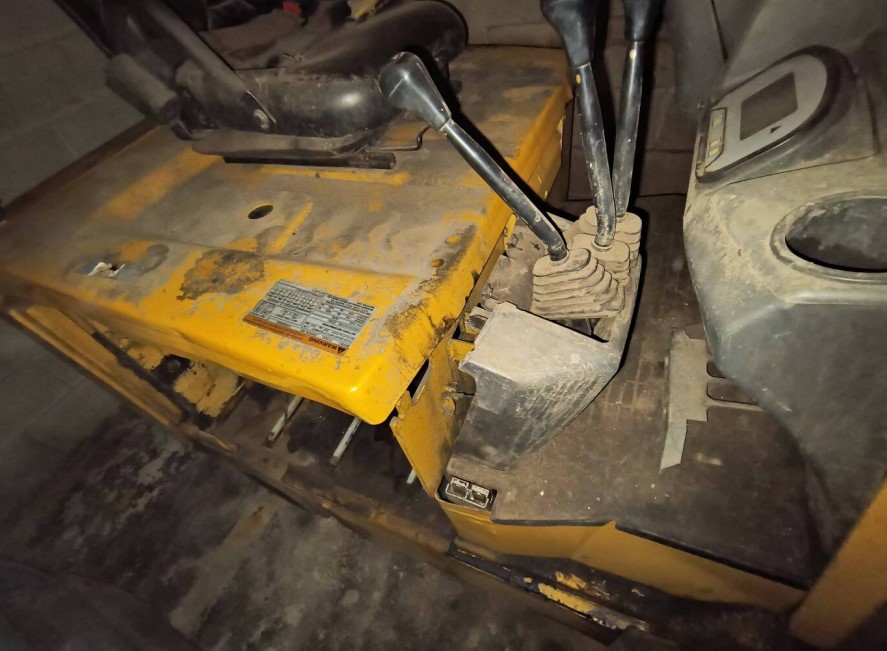 Caterpillar Electric Forklifts - Image 32