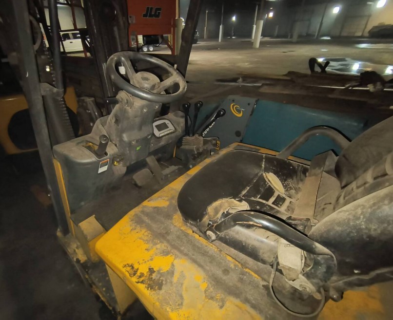 Caterpillar Electric Forklifts - Image 35