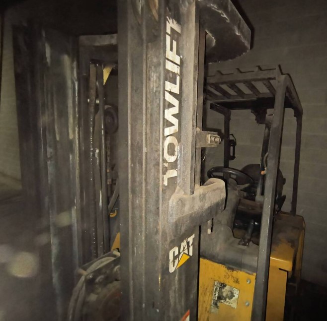 Caterpillar Electric Forklifts - Image 22