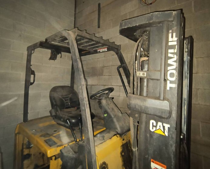 Caterpillar Electric Forklifts - Image 25