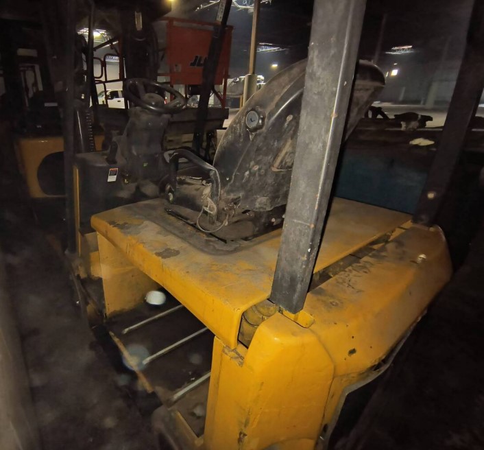 Caterpillar Electric Forklifts - Image 27