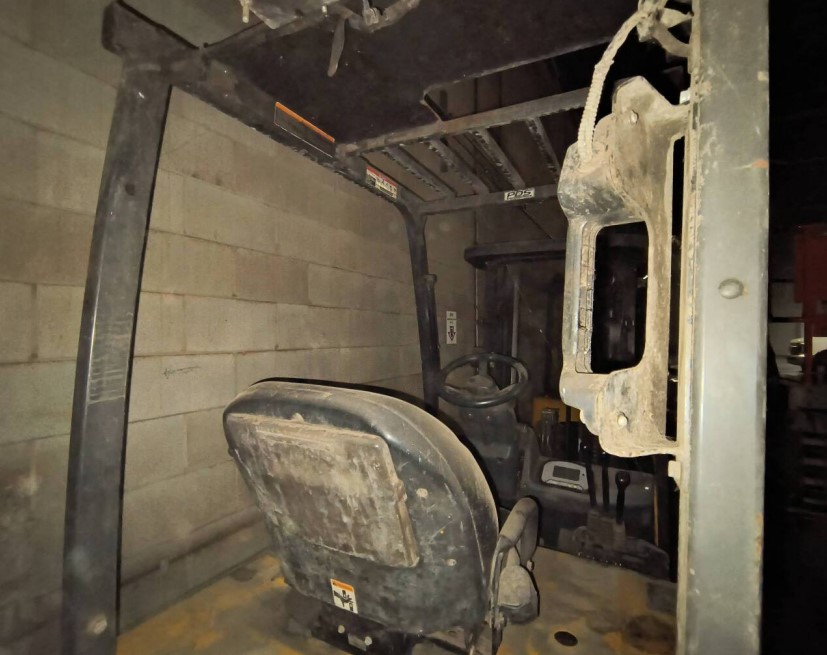 Caterpillar Electric Forklifts - Image 28