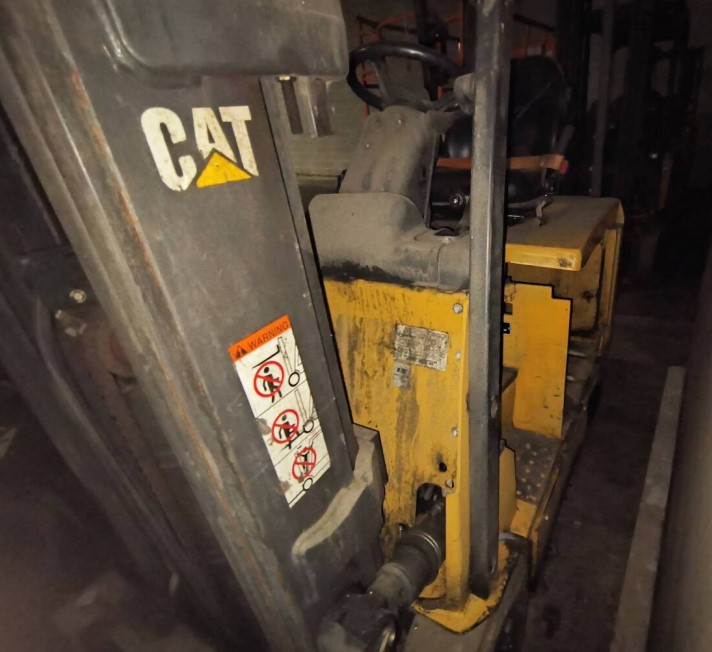 Caterpillar Electric Forklifts - Image 36