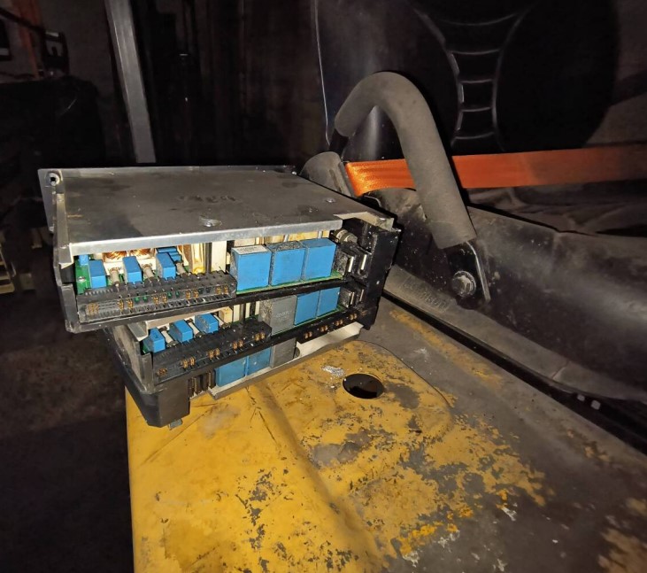 Caterpillar Electric Forklifts - Image 44