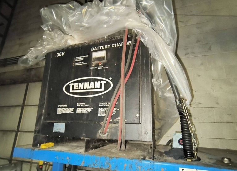 Caterpillar Electric Forklifts - Image 63