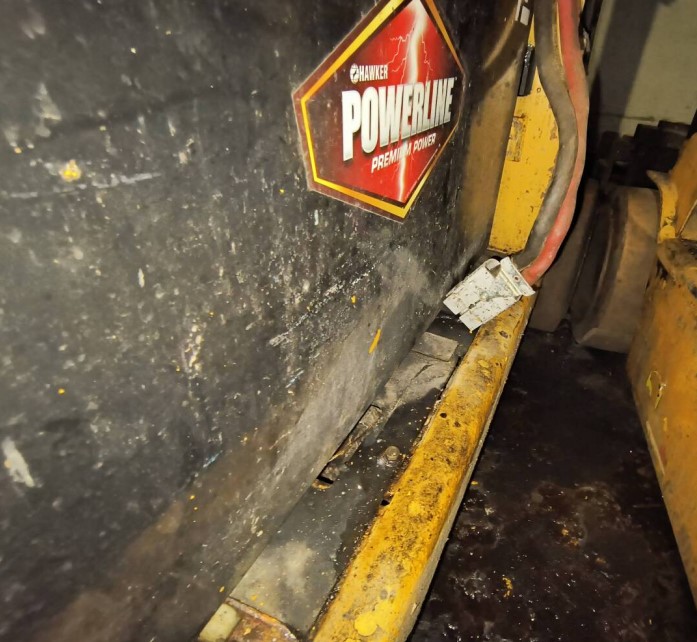 Caterpillar Electric Forklifts - Image 77