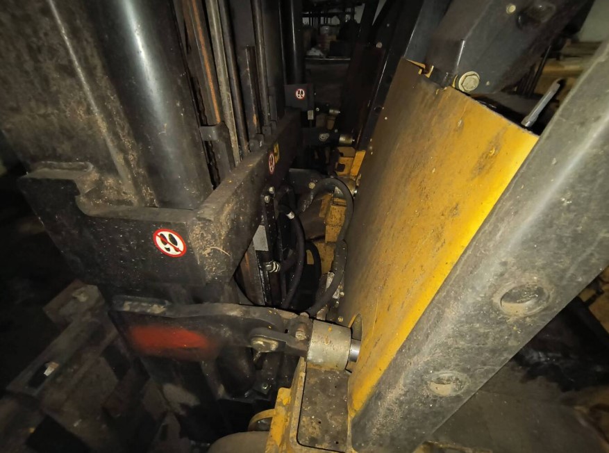 Caterpillar Electric Forklifts - Image 74