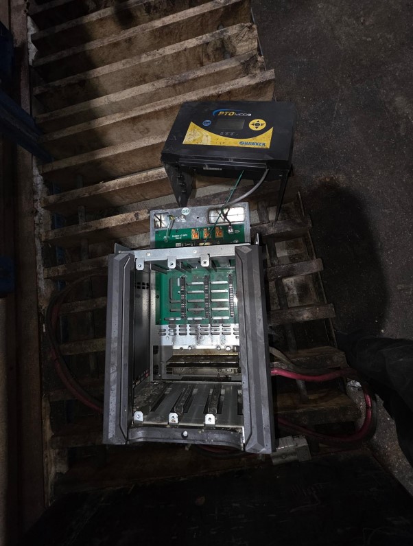 Caterpillar Electric Forklifts - Image 80