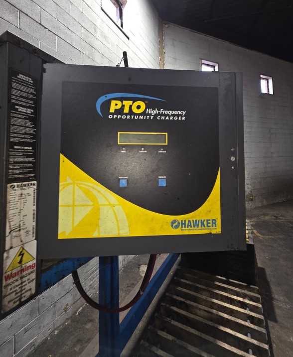 Caterpillar Electric Forklifts - Image 84