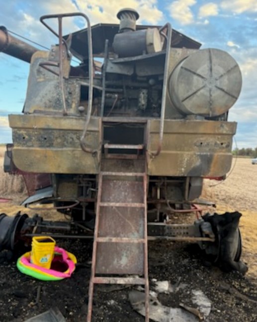 1996 Case IH 2188 Combine - Image 2