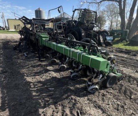 2013 CASE IH Magnum 260 Tractor - Image 13
