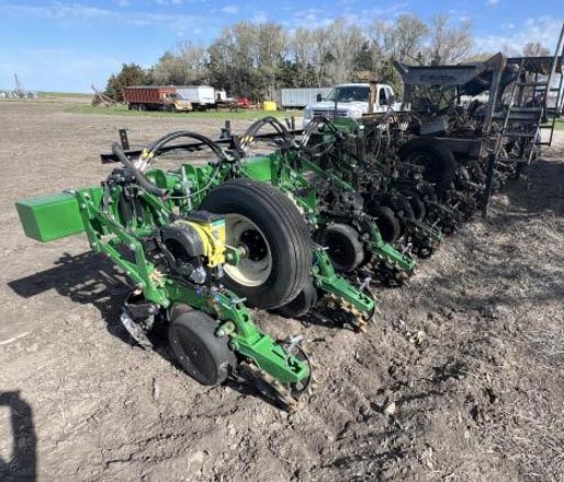 2013 CASE IH Magnum 260 Tractor - Image 14