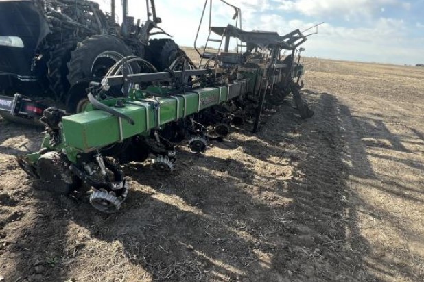 2013 CASE IH Magnum 260 Tractor - Image 15