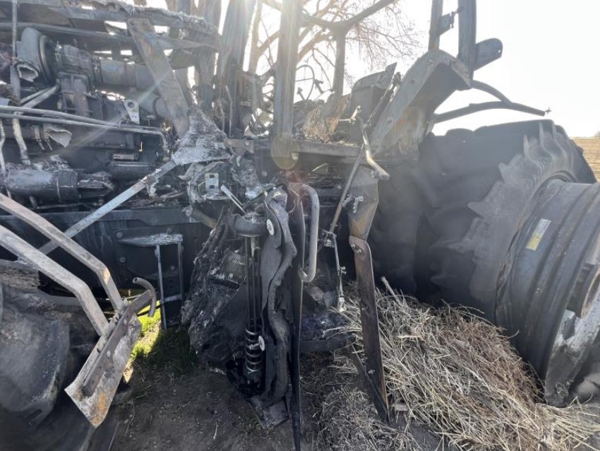 2013 CASE IH Magnum 260 Tractor - Image 16