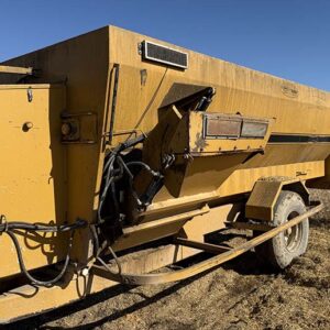 2017 Buffalo 580 Feeder/Mixer Wagon