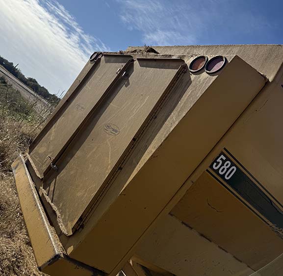 2017 Buffalo 580 Feeder/Mixer Wagon - Image 5