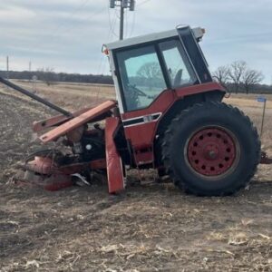 International 886 Tractor