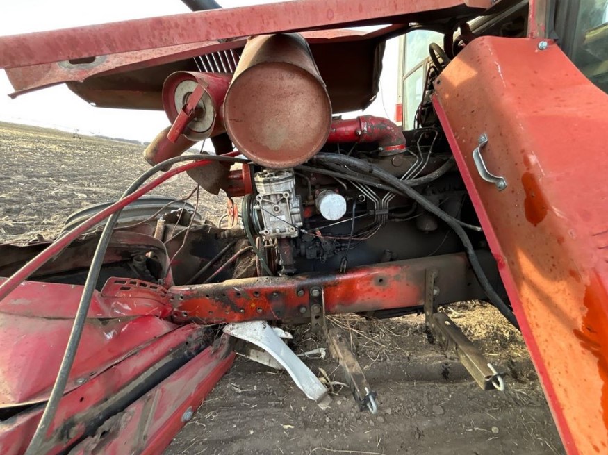 International 886 Tractor - Image 16