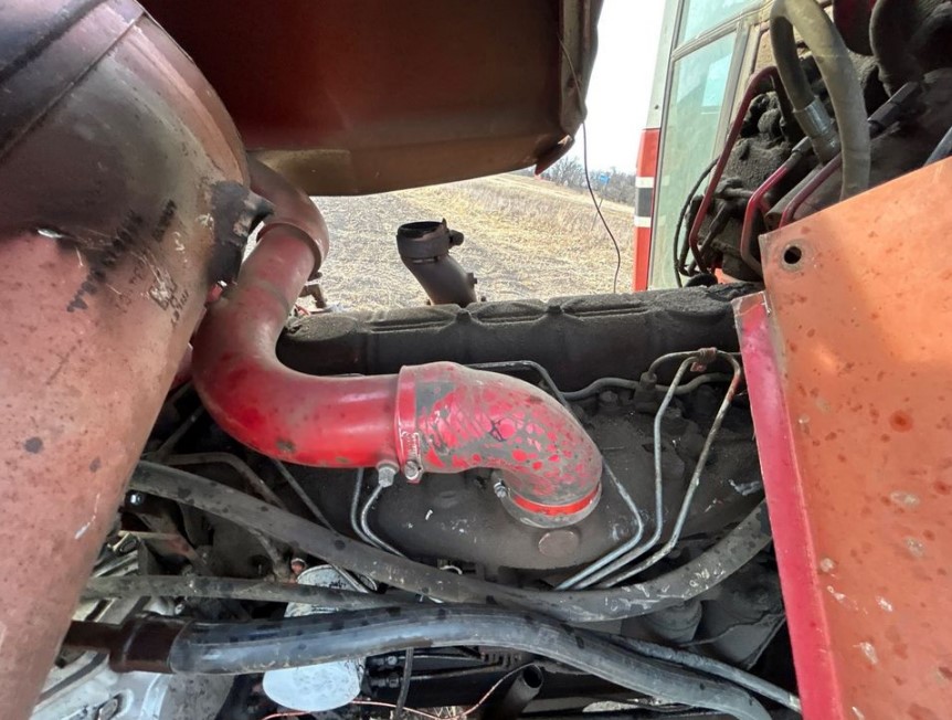 International 886 Tractor - Image 17