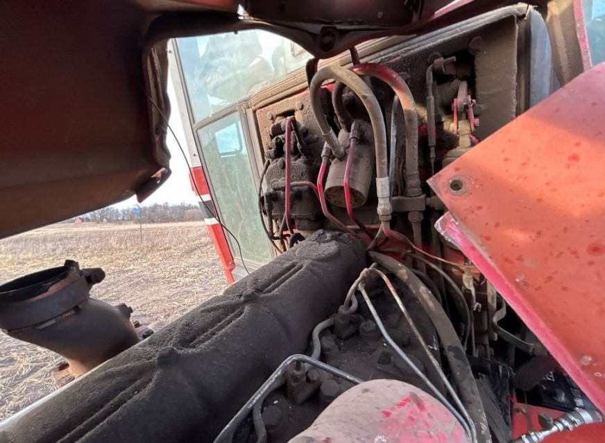 International 886 Tractor - Image 19