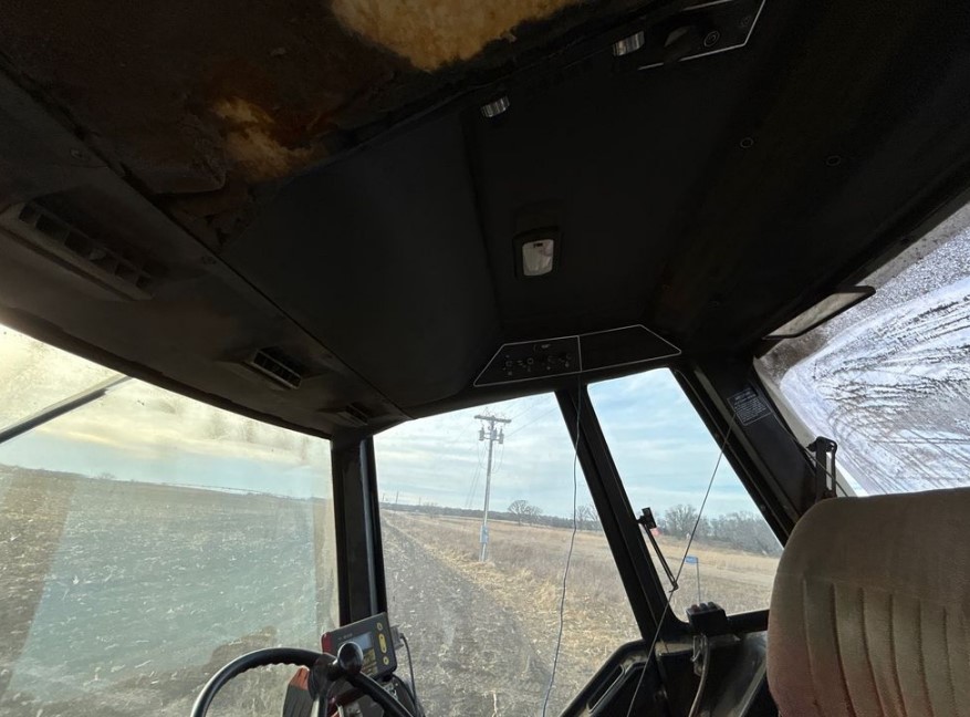 International 886 Tractor - Image 24