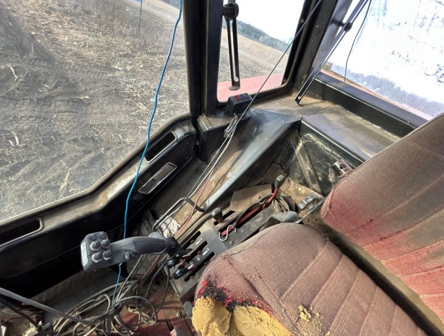 International 886 Tractor - Image 28