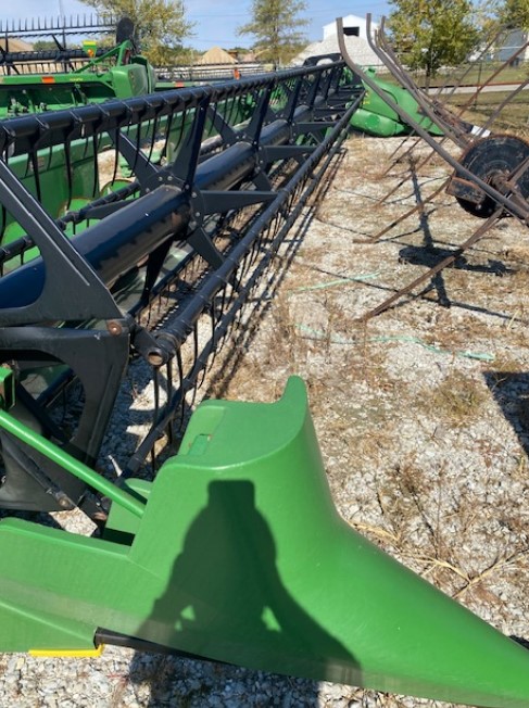 2004 John Deere 630F Header