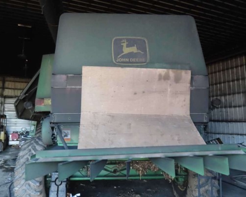 1991 John Deere 9600 Combine - Image 2