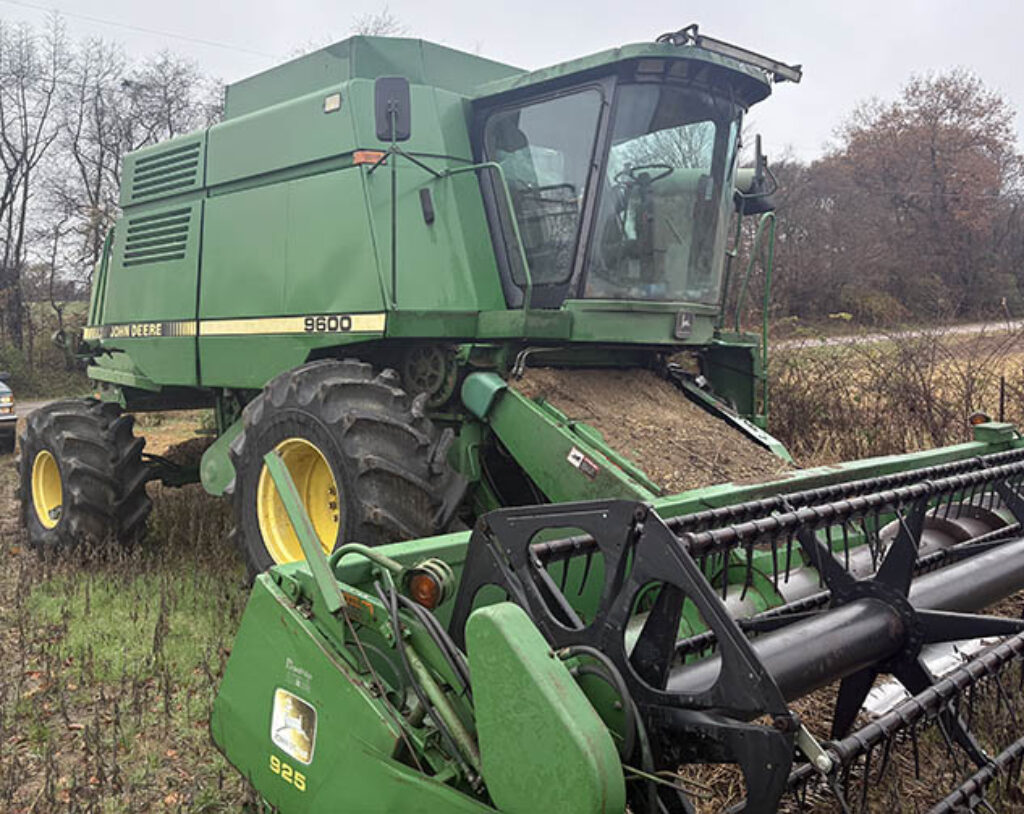 [Auction]: 1996 John Deere 9600 Combine | est, 5,832 hours miles ...