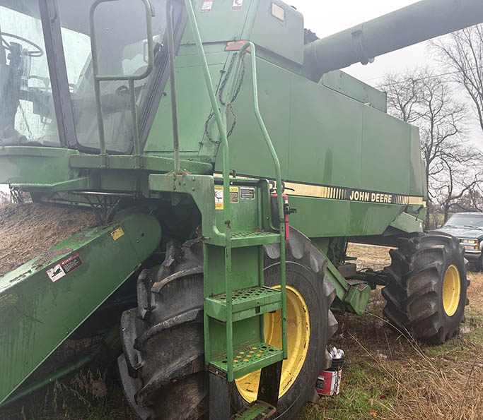 1996 John Deere 9600 Combine - Image 4